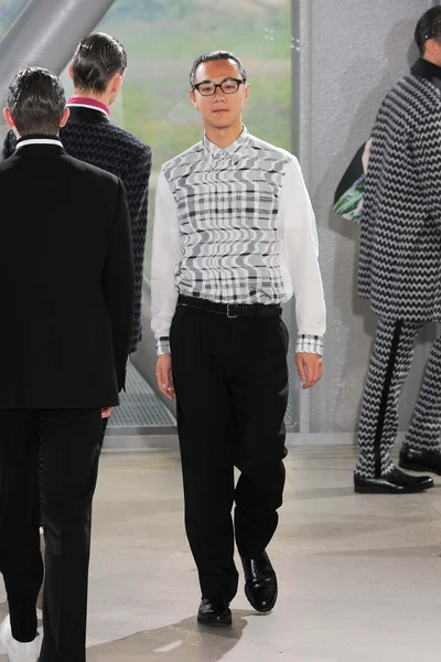 Look 37